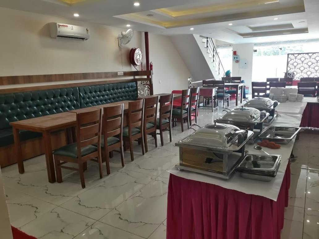 Hotel Wisteria -Main Highway Hotel Zirakpur Exteriér fotografie