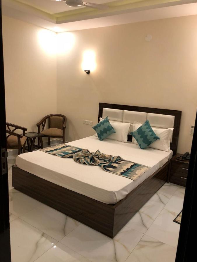 Hotel Wisteria -Main Highway Hotel Zirakpur Exteriér fotografie