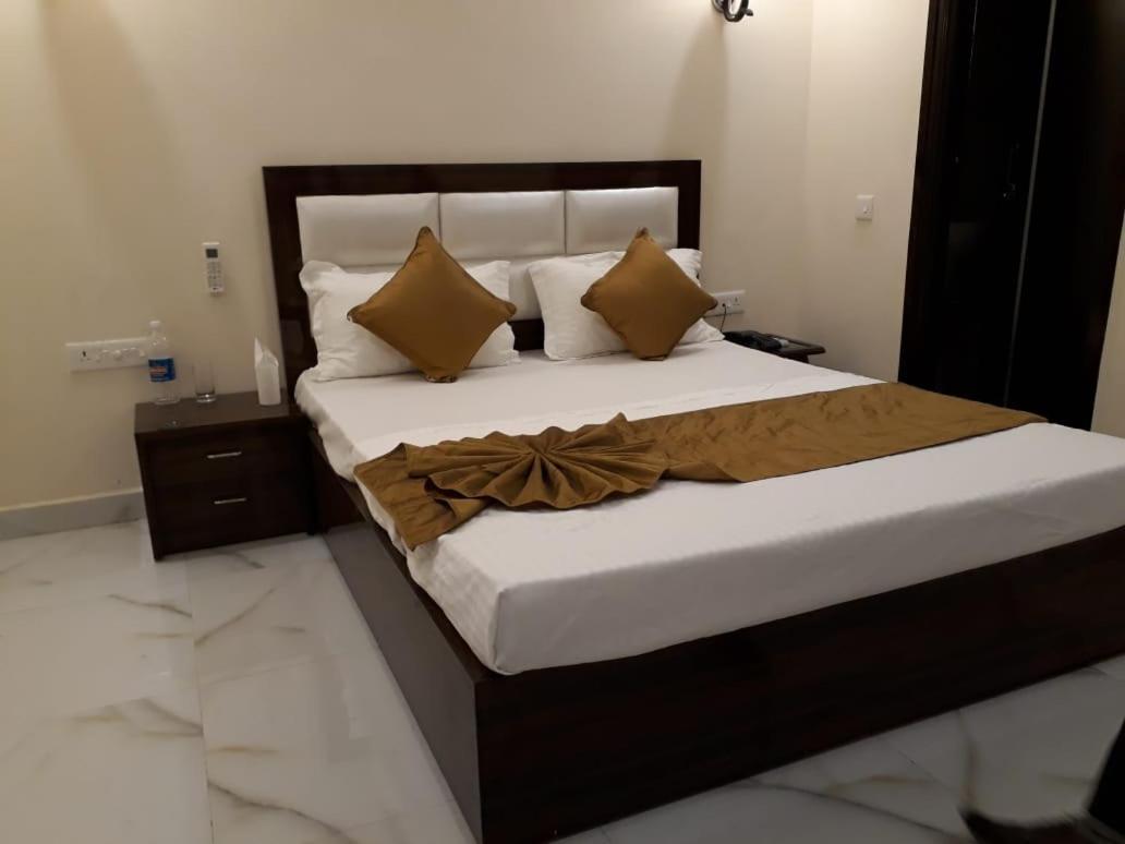 Hotel Wisteria -Main Highway Hotel Zirakpur Exteriér fotografie