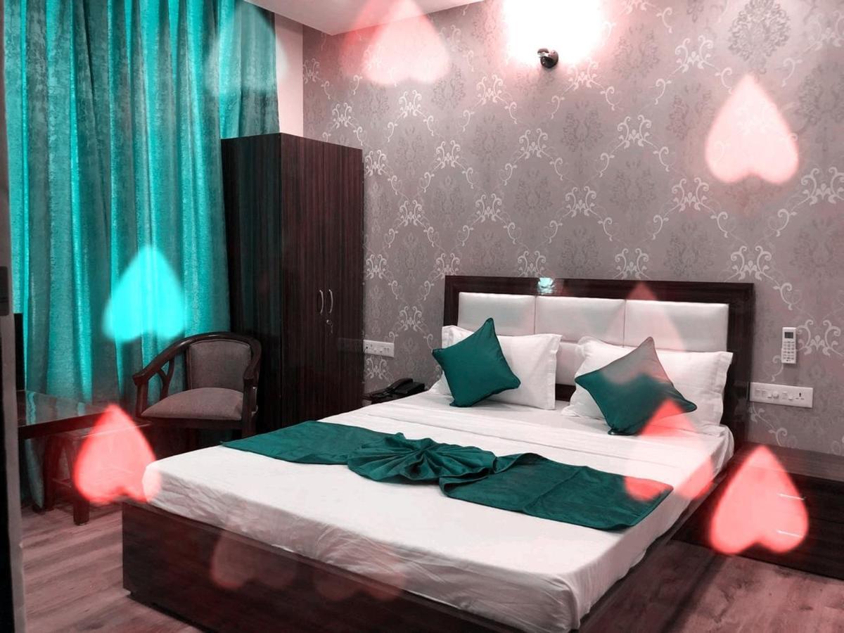 Hotel Wisteria -Main Highway Hotel Zirakpur Exteriér fotografie