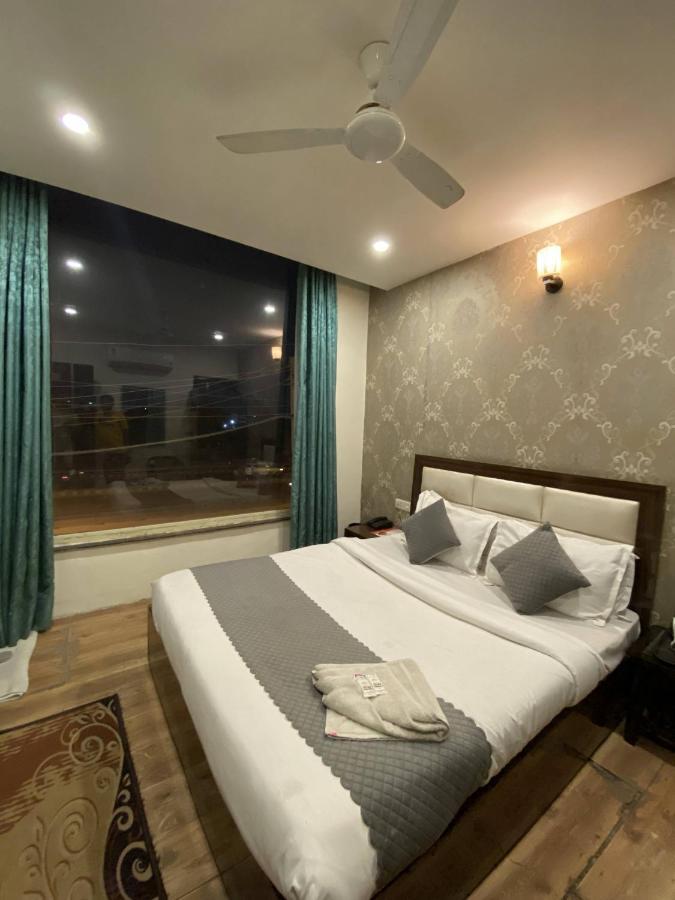 Hotel Wisteria -Main Highway Hotel Zirakpur Exteriér fotografie