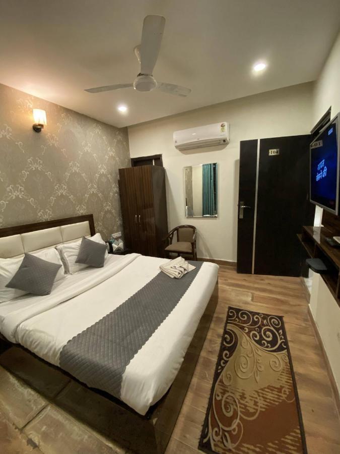 Hotel Wisteria -Main Highway Hotel Zirakpur Exteriér fotografie