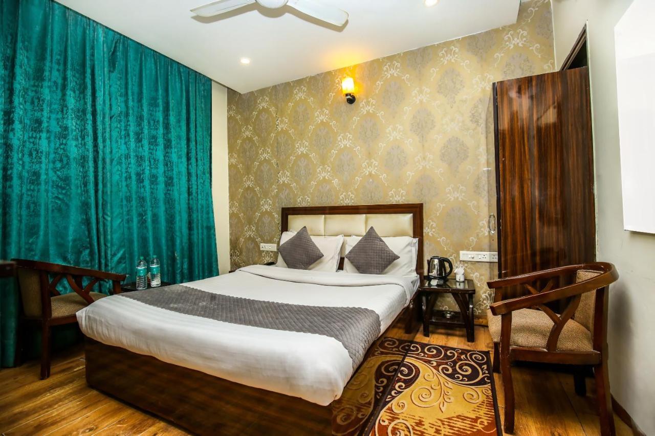 Hotel Wisteria -Main Highway Hotel Zirakpur Exteriér fotografie